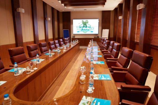 Belvedere Golf & Country Club Adalaj Exterior photo