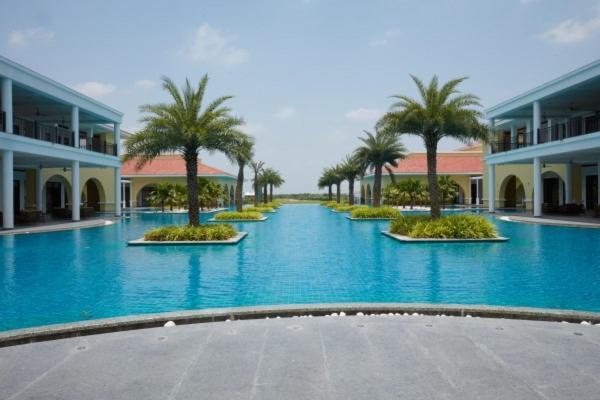 Belvedere Golf & Country Club Adalaj Exterior photo